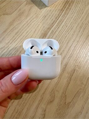 Apple AirPods 4 (ANC)
